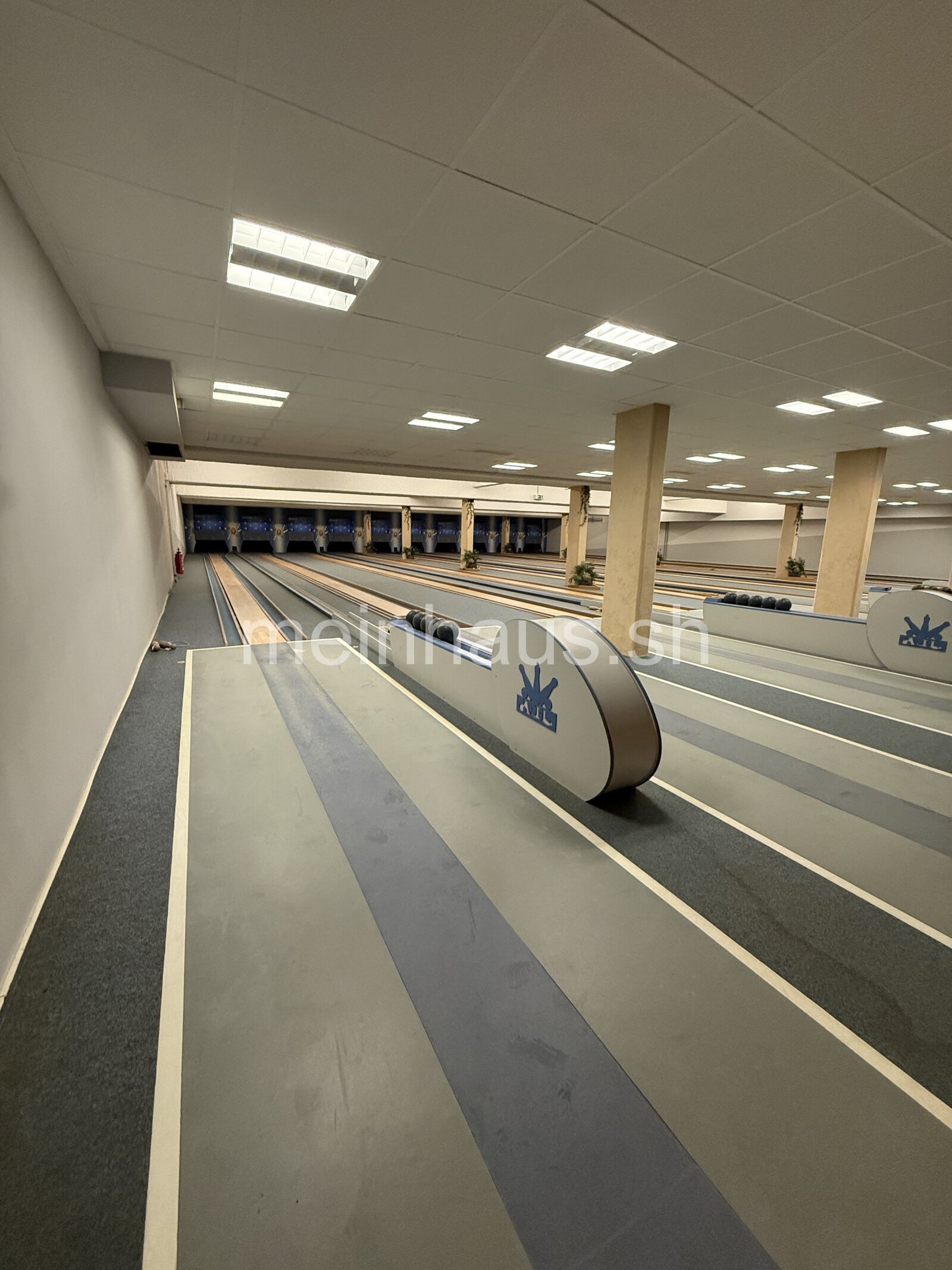 Leerstehende Kegelbahn mit Entwicklungspotenzial 